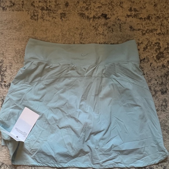 NWT Nike Women’s Dri Fit Bliss Midi Rise Training Skort Size Medium - Picture 8 of 9